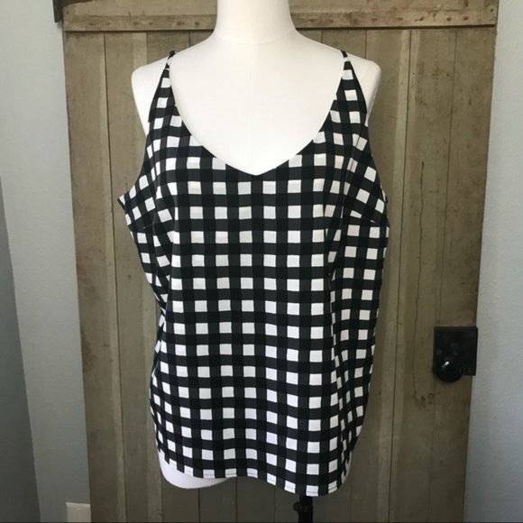 SOLD !!!  Banana Republic Checkerboard Cami. - Picture 2 of 7